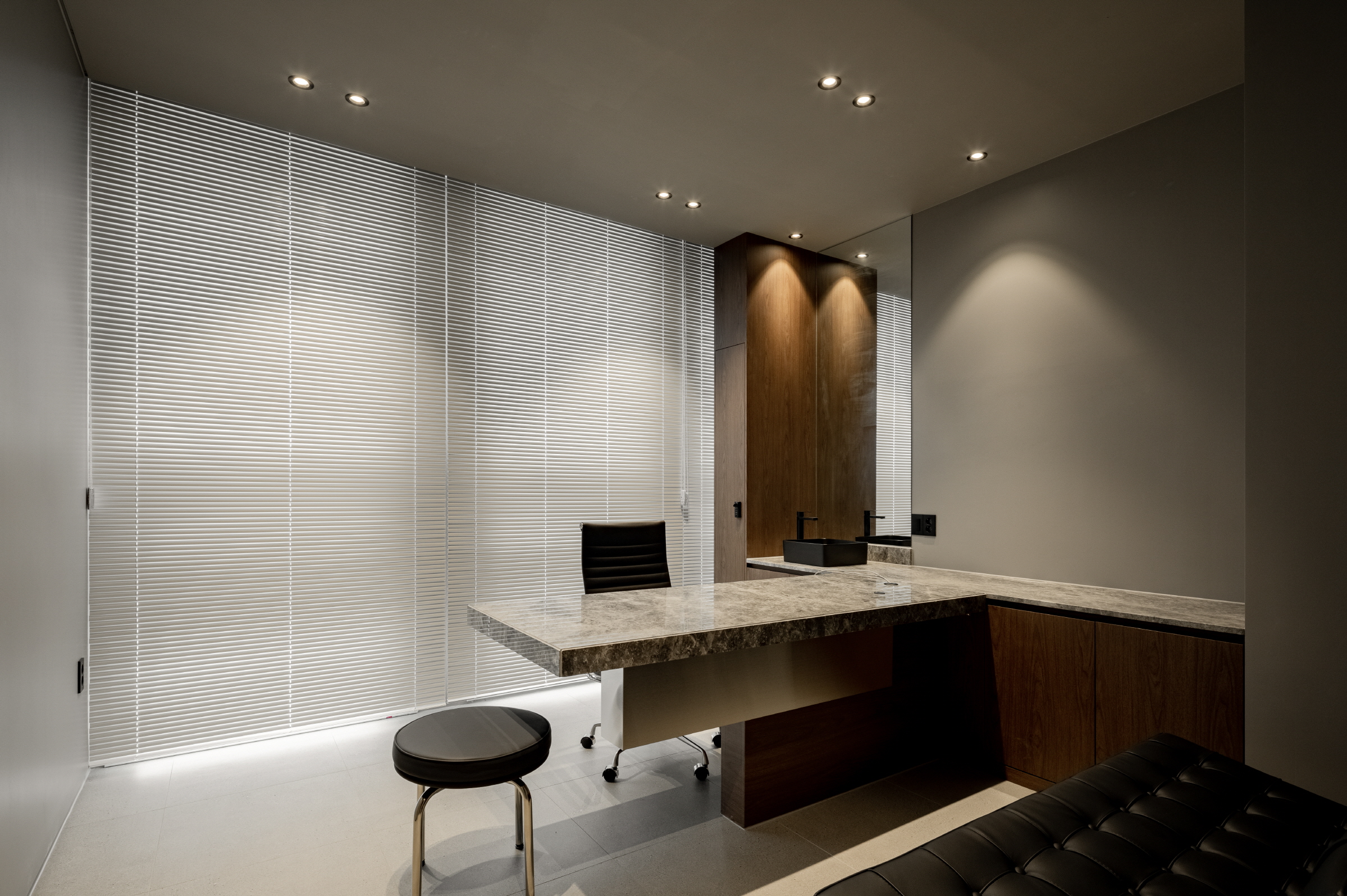 230416_01_Avec-15_LOW